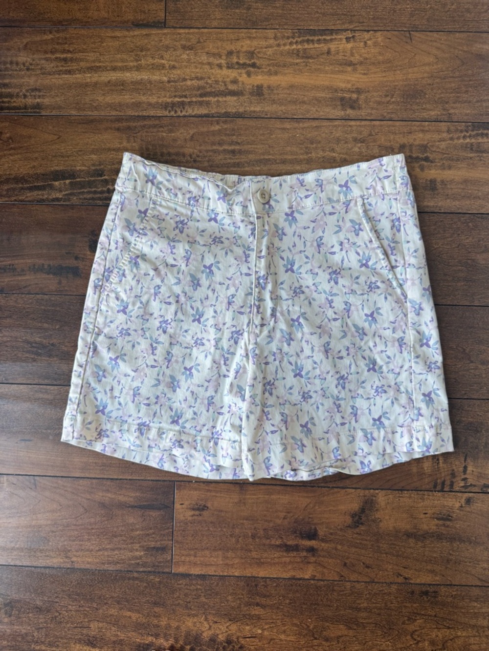 JACHS Girlfriend Floral Shorts